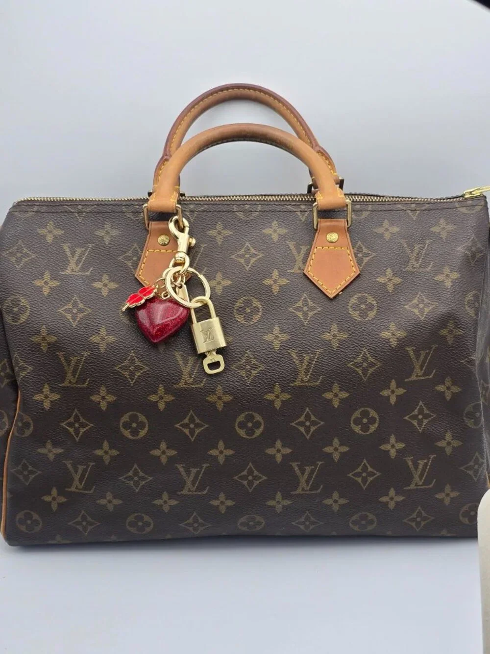 LV Authentic Gold Lock & Key 🔑 Luxury Bag Charm w/ Unbranded Heart Keychain